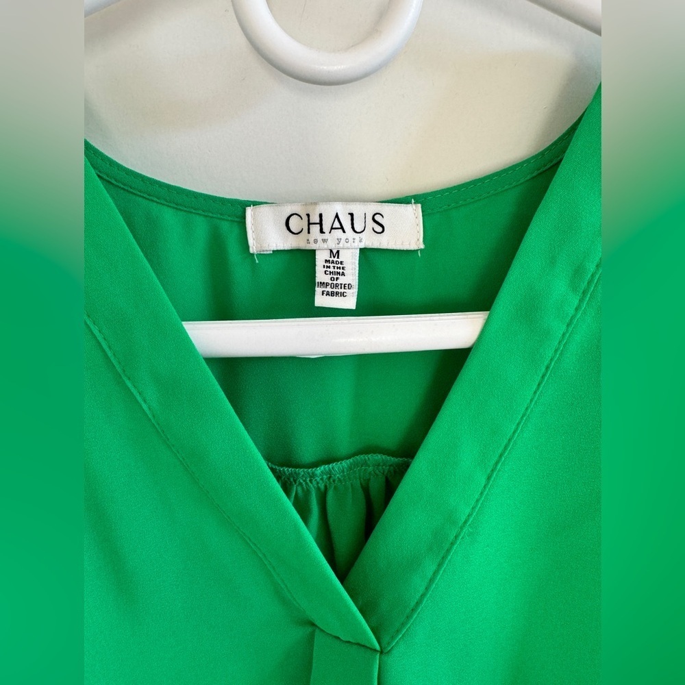 NWT Chaus Women's Green V-Neck Top M - Picture 3 of 8
